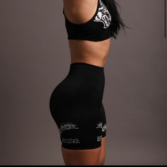 Darc Sport Rooted Sable Seamless Shorts In Black - Picture 2 of 4